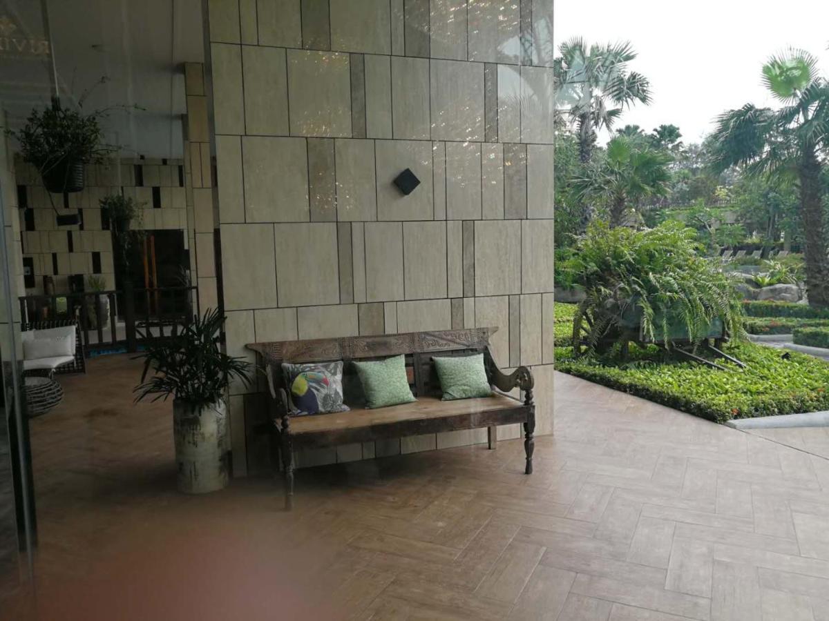 The Riviera Wongamat Hong Apartment Патая Екстериор снимка